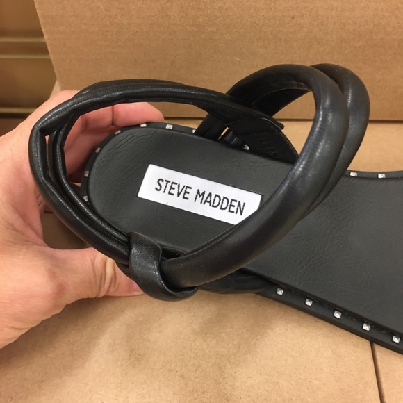 🖤Steve Maddens Black Sandals 🖤 - Picture 2 of 6